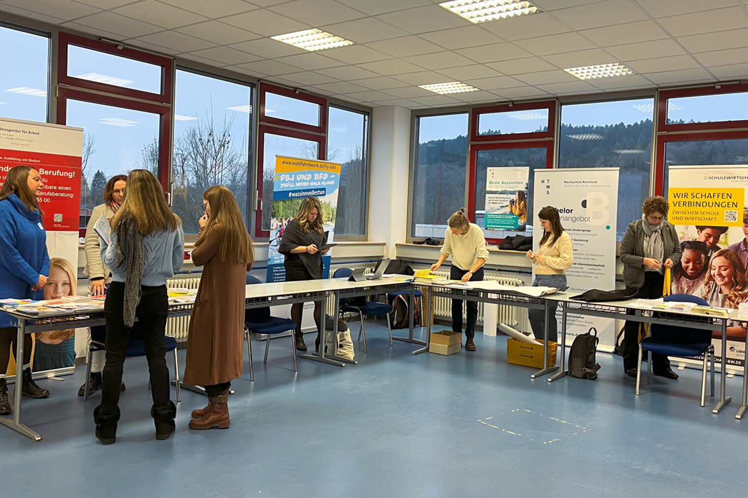 Mehrere Aussteller auf einer Hausmesse
