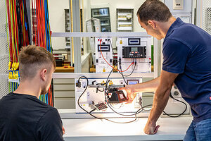 Elektrotechnischer Auffrischungskurs für Mechatroniker